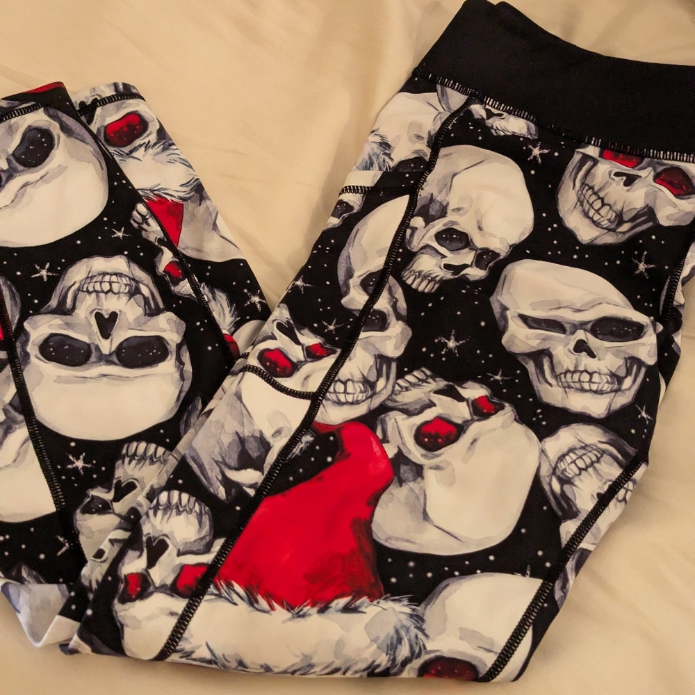 CVS Santa skull leggings xl